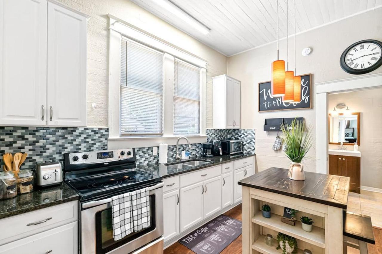 Charming And Historic Bungalow Near All Тампа Экстерьер фото